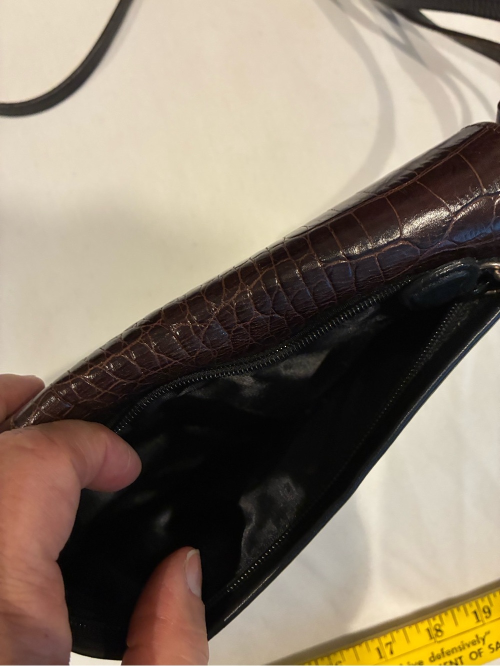 Brighton Leather Croc-Embossed Crossbody Purse Dark Brown / Black Silver Clasps - Picture 9 of 15